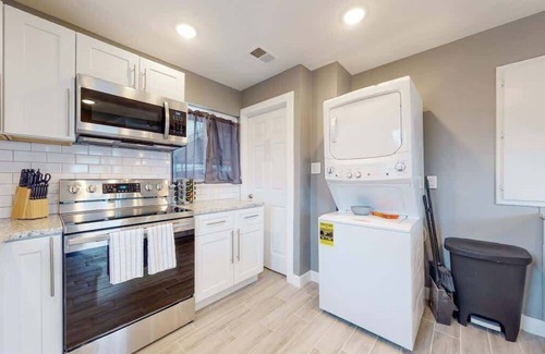 Twin Lakes Casa | Denver 2 King Beds, Remodeled & Stylish Upper Unit