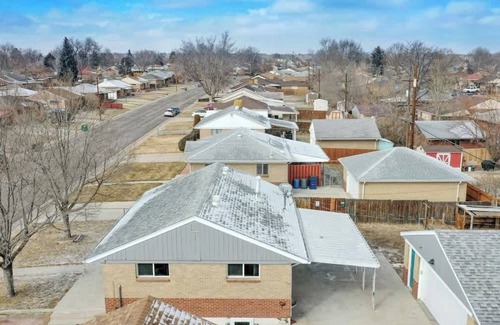 Twin Lakes Casa | Remodel 2 King Beds Lower Unit with Large Backyard