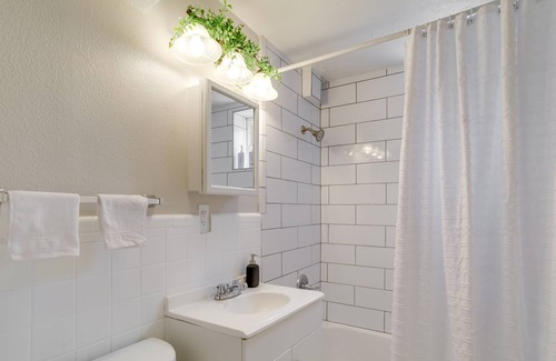Northeast Park Hill Apartamento | Denver Home w/ Fire Pit, 4 Mi to Mission Ballroom!