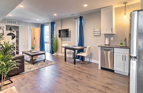 Sunnyside Apartamento | Denver Studio w/ Hot Tub ~ 2 Mi to Downtown!