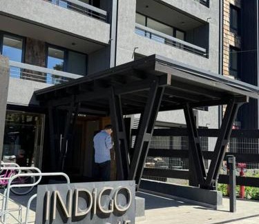 Puerto Varas Apartamento | Depa con piscina frente al Lago Llanquihue y vista al volcán