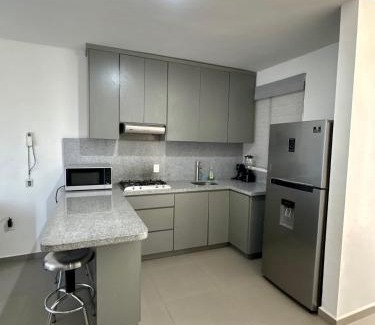 Jimenez Apartamento | Depa de 3 Recamaras en CERRITOS a 2 cuadras de PLAYA ! - 303 V -