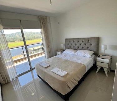 Villa Parque Síquiman Apartamento | departamento complejo Veneto Village vista al lago