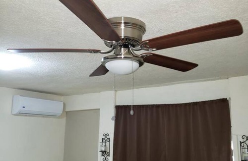 Zona Centro Apartamento | Departamento 2 camas matrimoniales K, wifi, Aire acondicionado, estacionamiento cruzando calle