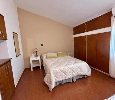 Villa Mercedes Apartamento | Departamento Cómodo con Cochera