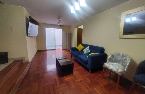 Pueblo Libre Apartamento | Departamento en primer piso frente a parque, 2 cuartos, 2 baños, mascotas sí :)
