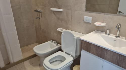 Quequén Apartamento | Departamento Las Olas con terraza frente al mar