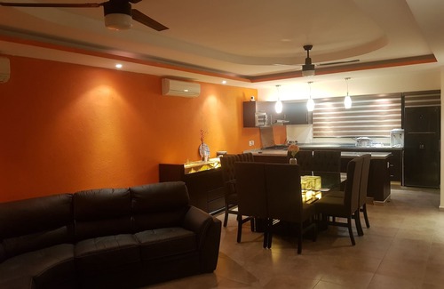 Costa Azul Apartamento | Amplio Departamento en Zona Dorada de Acapulco