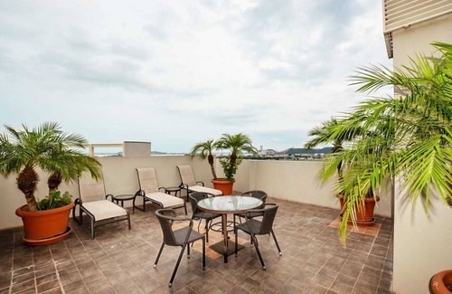 Barrio Kennedy Apartamento | Departamento Torres del Sol ubicado en la Gran manzana contiguo al Hotel Whyndam