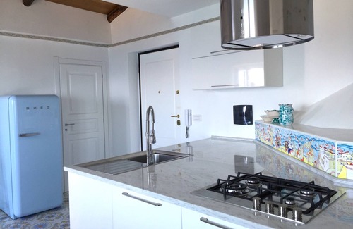 Pizzo Apartamento | DEPENDANCE DELLE GRAZIE en el encantador Pizzo junto al mar + ESTACIONAMIENTO + WIFI