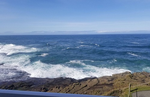 Depoe Bay Condominio | Depoe Bay Condo! Right on the Ocean! Fantastic Views!! (Nights 5, 6 &7 only $50)
