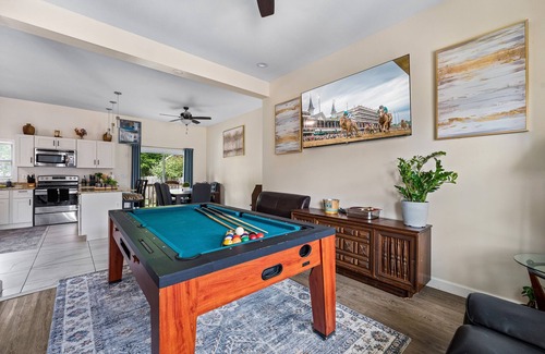 Shelby Park Casa | Derby - Bourbon Trail 4BR Pool Table Villa