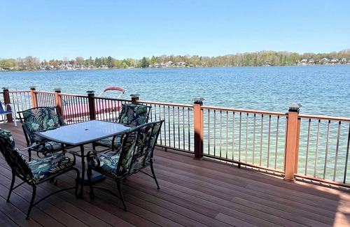Sidney Casa | Derby Dreams lake house - private lake frontage!