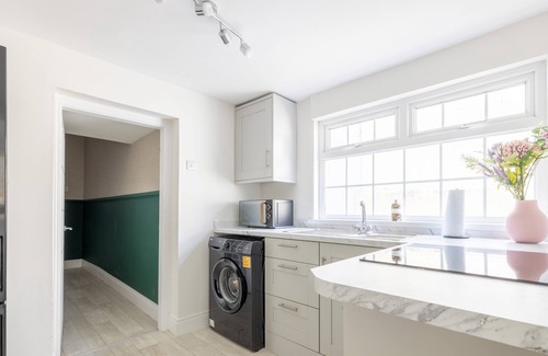 Londonderry Casa | Derry City, Northern Ireland - Primrose, 6 Guests - Derry (Tourists, Contractors, Relocation)