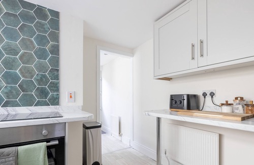Londonderry Casa | Derry City, Northern Ireland - Primrose, 6 Guests - Derry (Tourists, Contractors, Relocation)