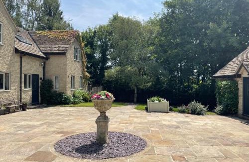 Coberley Casa | Derrybrook Cottage, Twin or Superking, Seven Springs Cottages