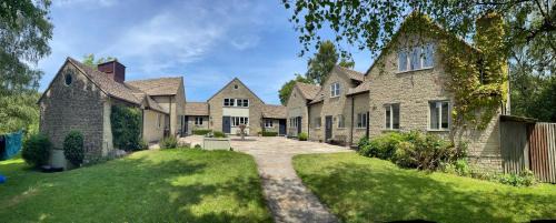 Coberley Casa | Derrybrook Cottage, Twin or Superking, Seven Springs Cottages