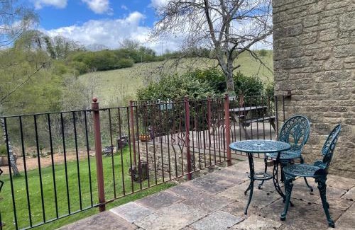 Coberley Casa | Derrybrook Cottage, Twin or Superking, Seven Springs Cottages