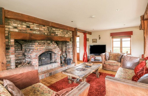 Aughrim Cabaña | DERRYWATER HOUSE, pet friendly in Aughrim, County Wicklow