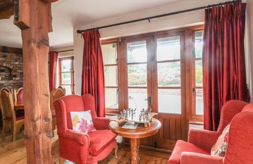 Aughrim Cabaña | DERRYWATER HOUSE, pet friendly in Aughrim, County Wicklow