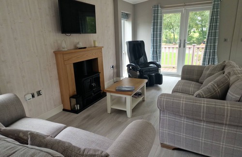 Llanfair Caereinion Cabina | Derwen 2 Bedroom Luxury Lodge