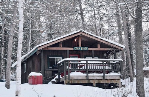 Papineau-Cameron Cabaña | Des Groseilliers Cottage