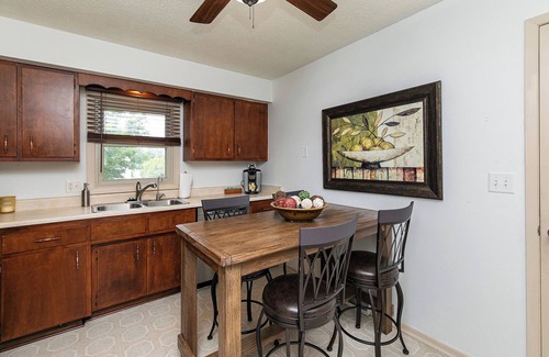 Ankeny Casa | Des Moines Entire home 3 Bdms King; Queen; Twins quiet near High Trestle Trail