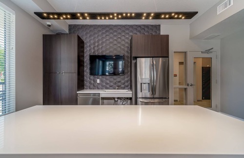 Downtown Des Moines Apartamento | Des Moines Luxe 1BD 1BA Downtown Apartment