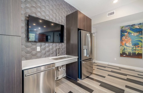 Downtown Des Moines Apartamento | Des Moines Luxe 1BD 1BA Downtown Apartment