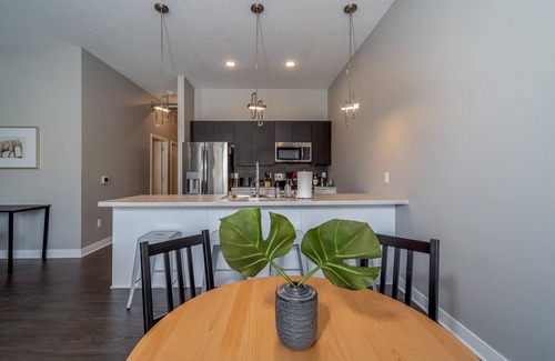 Downtown Des Moines Apartamento | Des Moines Luxe 1BD 1BA Downtown Apartment