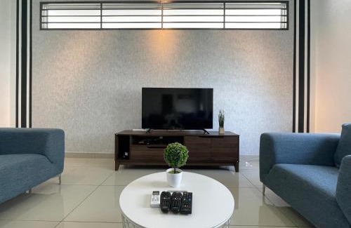 Bandar Penawar Villa | Desaru Arcadia Cozy Huge Villa 11-16pax Wifi Netflix 5 Mins to Desaru Beach