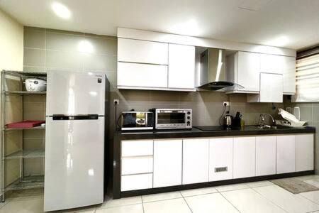 Bandar Penawar Casa | Desaru Utama Villa by Antlerzone