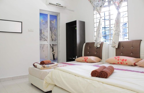 Taman Desa Tebrau Casa | DesaTebrau NewStar Homestay - Wedding Bridal House