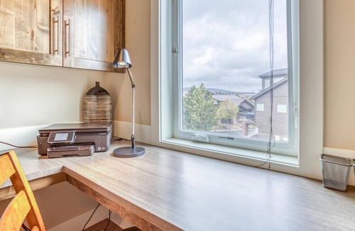 Southern Crossing Condominio | Deschutes Landing at the Old Mill Riverfront