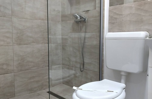 Pitesti Apartamento | Descoperă confortul unei camere complet dotată. Ideal pentru pt calatorii