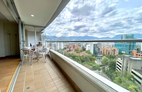 Patio Bonito Apartamento | Descubre la Comodidad y Belleza de Medellín Desde Este Hermoso Apartamento!
