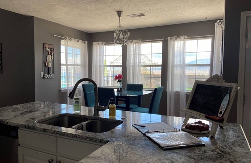 Rio Rancho Casa | Desert Beach House with a Mountain View - Private Pool and Hot Tub!