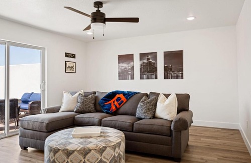 St. George Casa | Desert Color's Sunshine and Sage