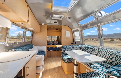 Joshua Tree Complejo | Desert Delight 2 Bedroom Glamp Airstream
