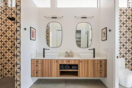 Yucca Valley Casa | Desert Diamond- Joshua Tree Cowboy Pool and Spa