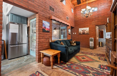 Del Cerro Estates Casa | Desert Dreams:Winter in the West! Mins to downtown