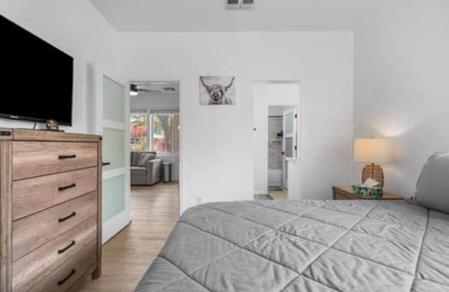 Tucson Casa | Charming 1-bedroom house in amazing Tucson with AC, WiFi, Saguaro National Park.