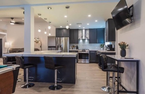 San Tan Valley Casa | Desert getaway retreat, pool, spa, billiards, bbq