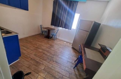 Downtown Las Vegas Hotel | DESERT HILLS MOTEL