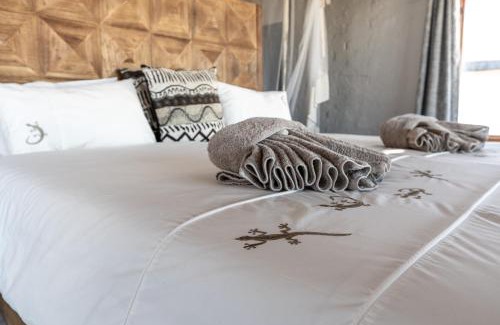 Sesriem Cabina | Desert Homestead Lodge