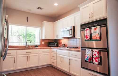 Desert Hot Springs Casa | Desert Hot Springs Luxurious Home! 4 bedrooms, brand-new pool. Near golf course!