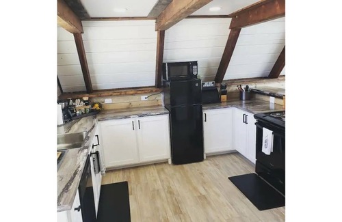 Delta Cabina | Desert Lake Cottage: Lake fun and desert adventuring
