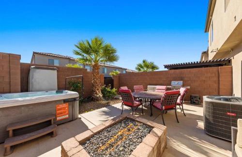 Washington Casa | Desert Oasis Hot Tub, Fire Pit, Pool,