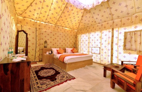 Amar Sagar Pol Hotel | Desert Overnight Camp & Resort