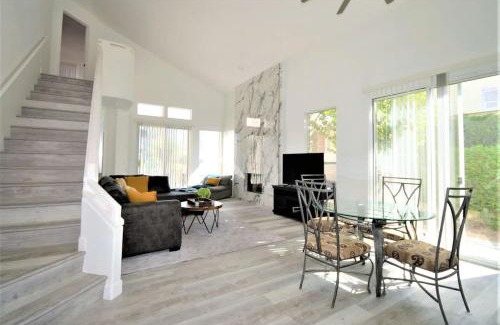 Cathedral City Casa | Desert Princess Townhouse Retreat